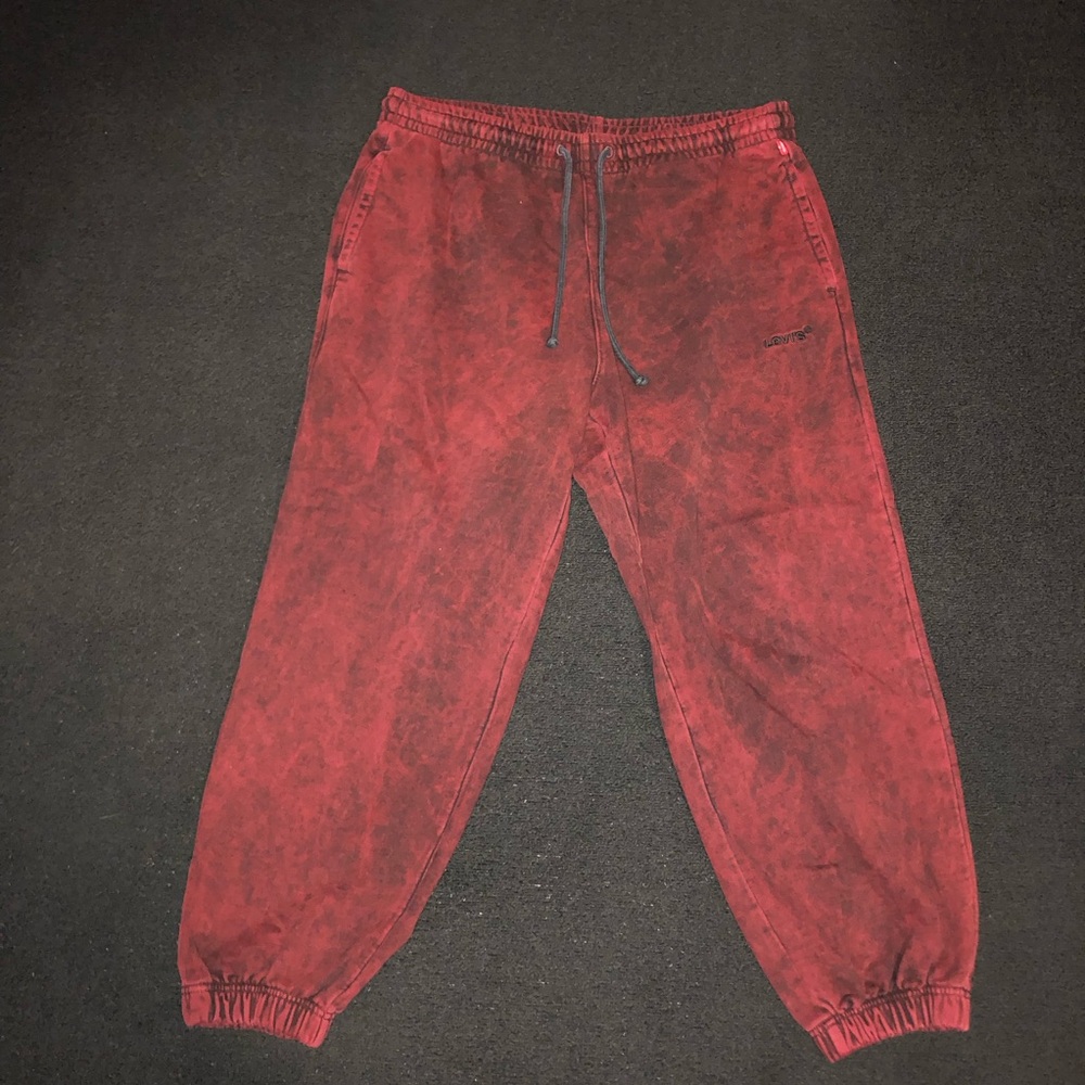 Levi’s Garment Dyed Sweatpants. Baggy Fit. Size Large. Red/Black Color.
